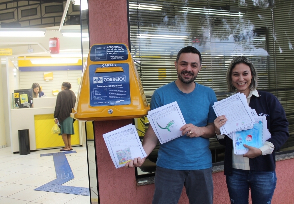 Cartinhas do Papai Noel dos Correios já podem ser adotadas