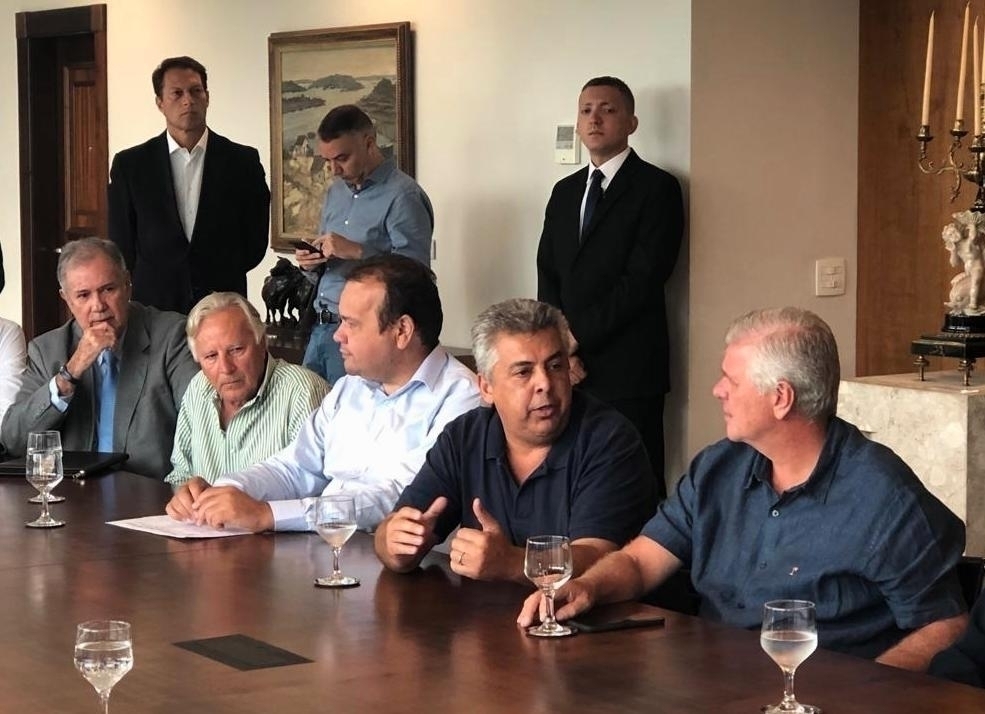 Em reunião com governador, prefeitos do norte do Paraná pedem atração de indústrias para região