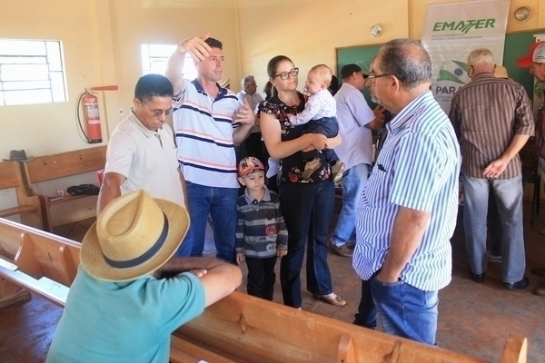 Agricultores e poder público definem ações para microbacia em Tamarana
