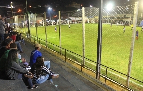 Os Bárbaros e São Roque disputam final da copa de suíço