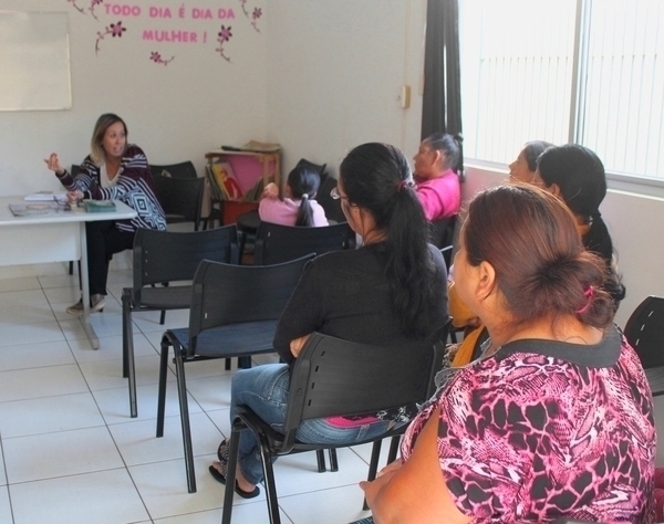 Combate à exploração sexual de crianças e adolescentes é debatido no Cras