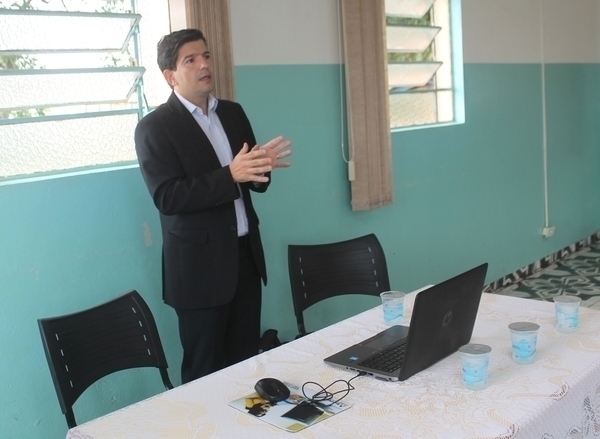 Reunião debate políticas públicas para crianças e adolescentes