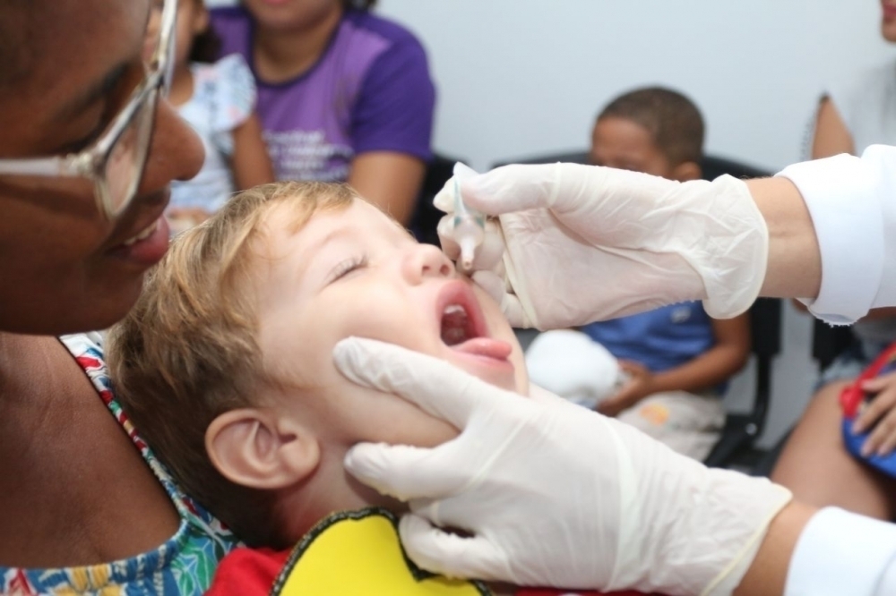 Saúde alerta pais para que vacinem filhos contra pólio e sarampo