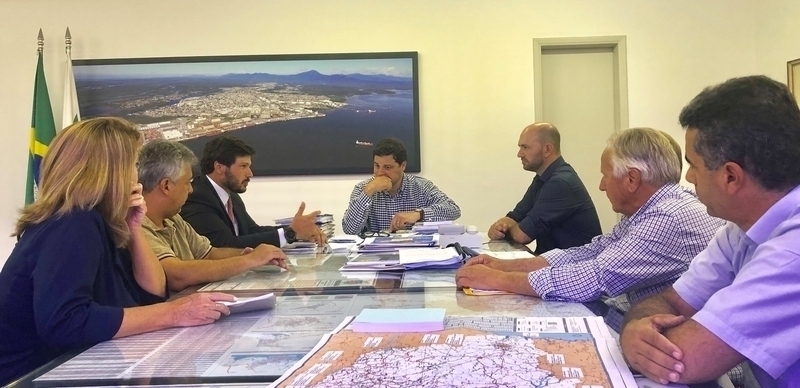 Recape asfáltico é tema de reunião do prefeito com secretário estadual de Infraestrutura