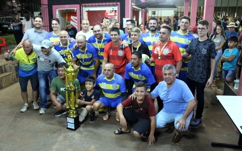 Amigos conquistam título inédito na Copa Didi Ossette