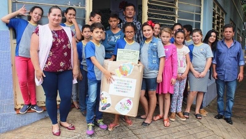 Escola do Jardim Juny promove campanha do agasalho