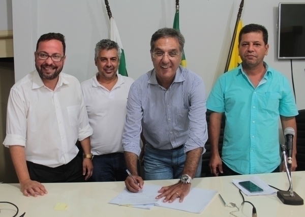 Estado e município firmam acordos para ampliação de pontes de Tamarana